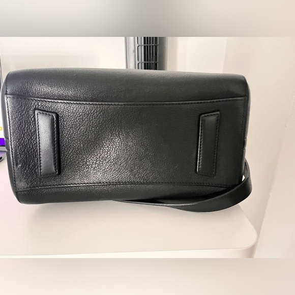GIVENCHY Sugar Goatskin Small Antigona Black - Picture 5 of 6